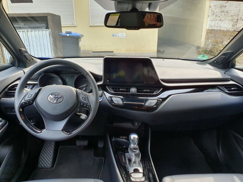 Toyota C-HR • 2019 • 56,460 km 10