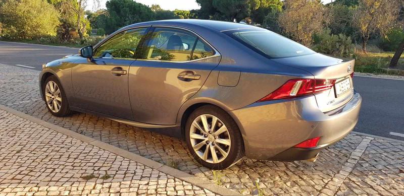Lexus IS 200 • 2016 • 64,700 km 1