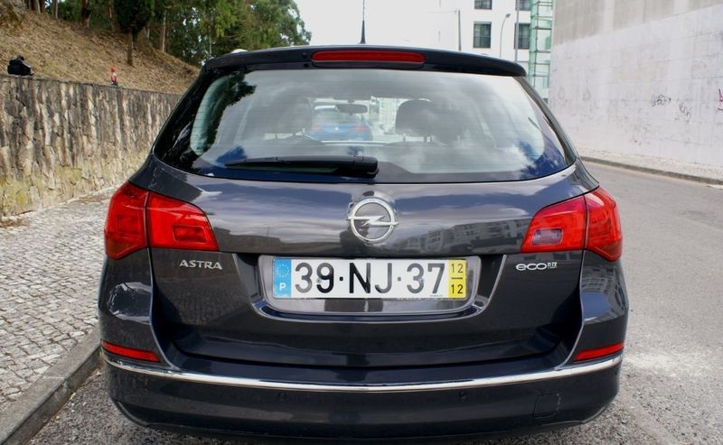 Opel Astra • 2012 • 58,193 km 2