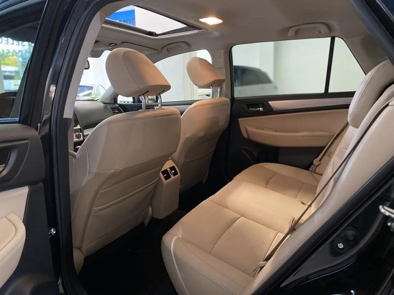 Subaru Outback • 2018 • 94,000 km 14