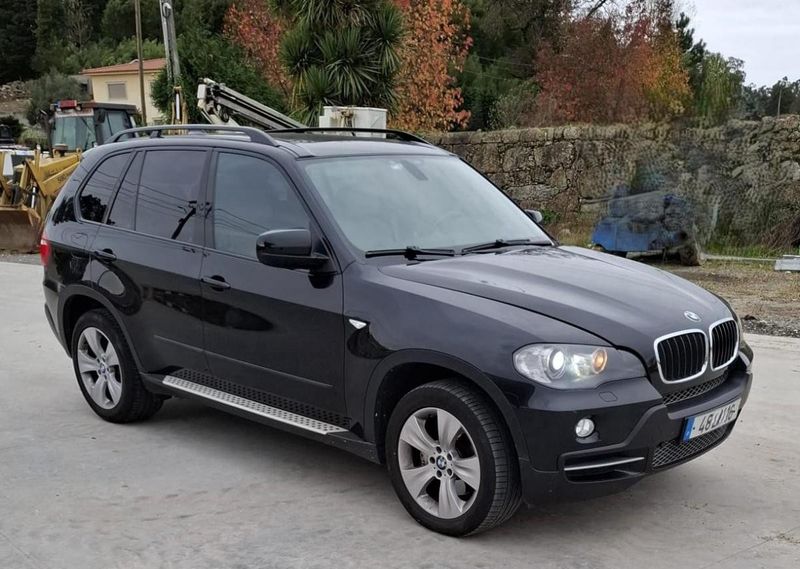 BMW X5 • 2010 • 200,000 km 1