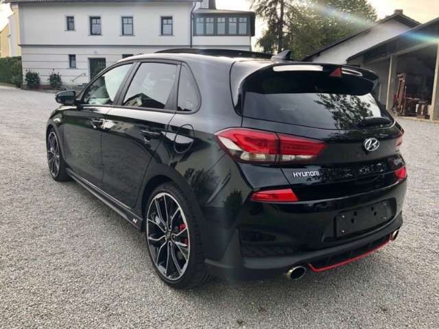 Hyundai i30 • 2018 • 69,900 km 4