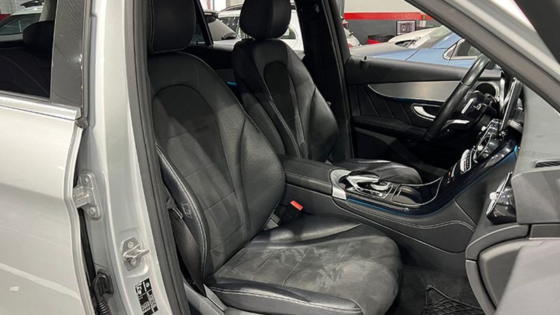 Mercedes-Benz GLC • 2017 • 112,450 km 9