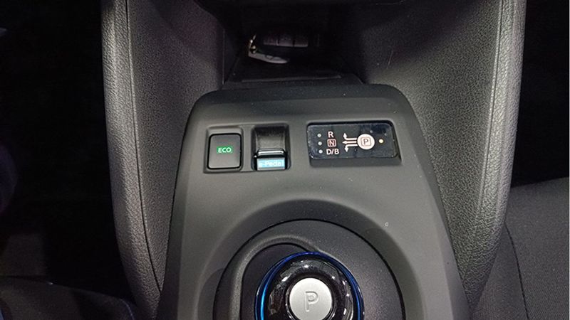 Nissan Leaf • 2024 • 2,276 km 15