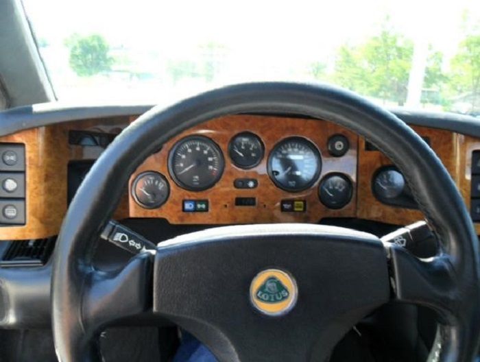 Lotus Esprit • 1993 • 104,000 km 9