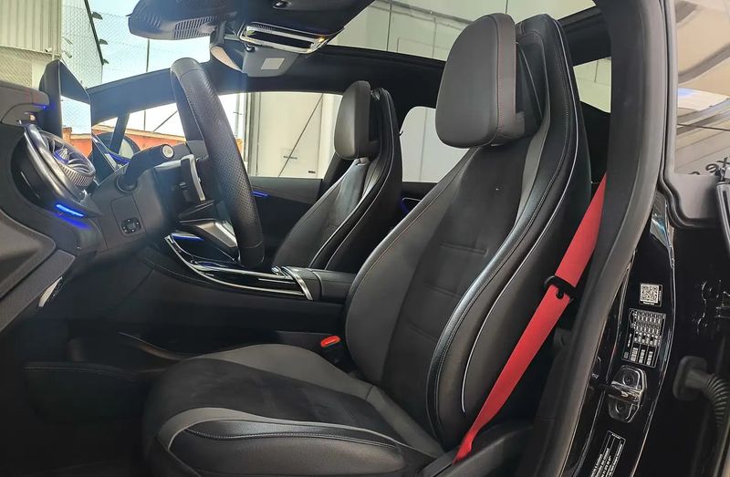 Mercedes-Benz E • 2023 • 37,381 km 9