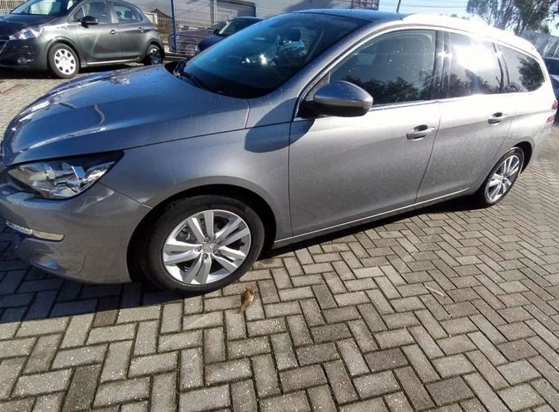 Peugeot 308 • 2015 • 140,000 km 4