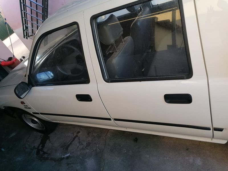 Toyota Hilux • 1993 • 160,000 km 5