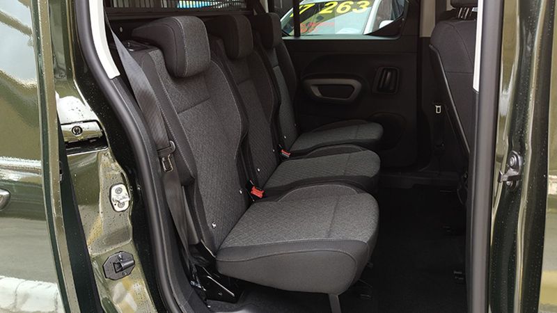 Opel Astra • 2024 • 8,000 km 7