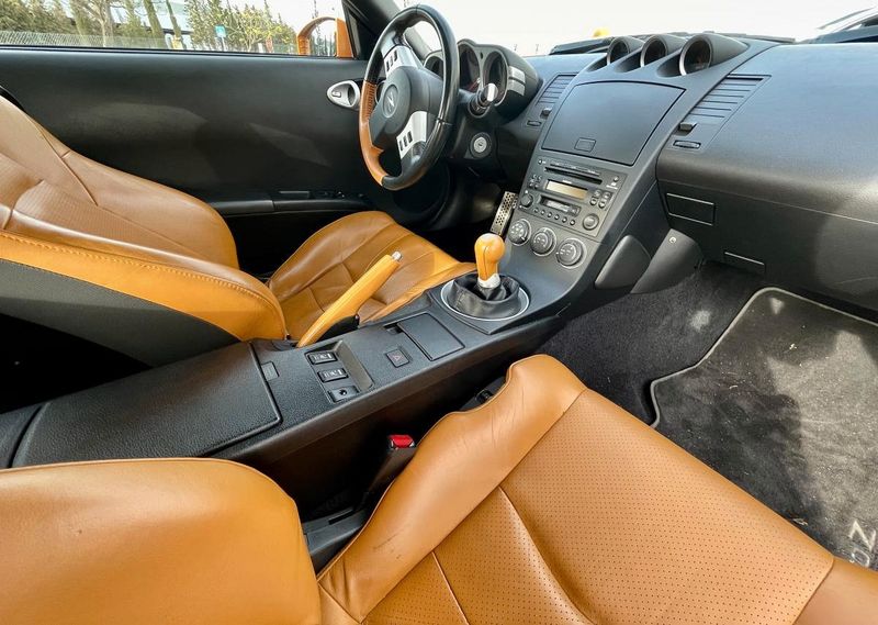 Nissan 350 Z • 2004 • 70,000 km 4