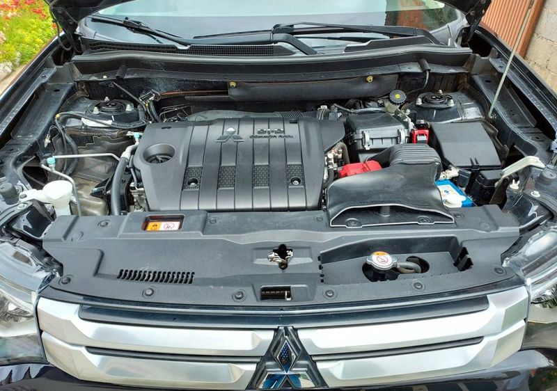 Mitsubishi Outlander • 2015 • 169,999 km 7