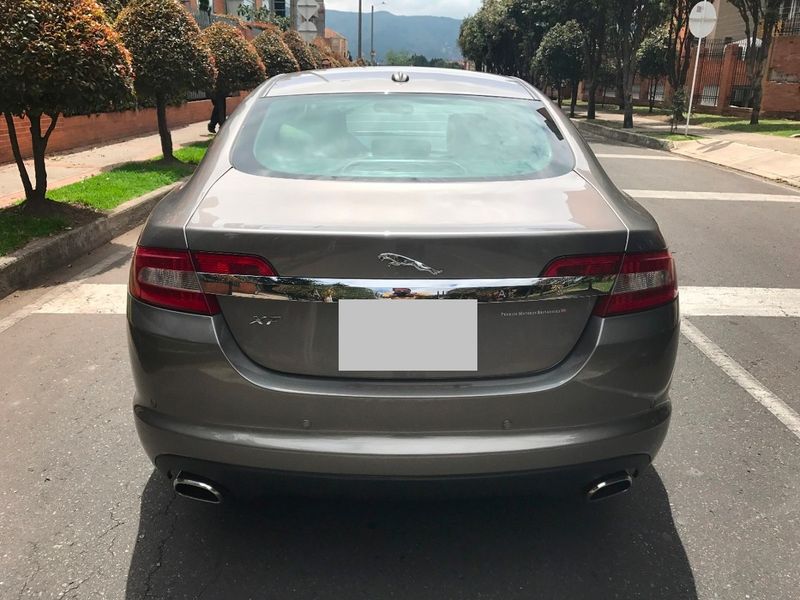Jaguar XF • 2011 • 130,000 km 7