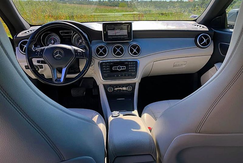 Mercedes-Benz CLA • 2015 • 60,000 km 3