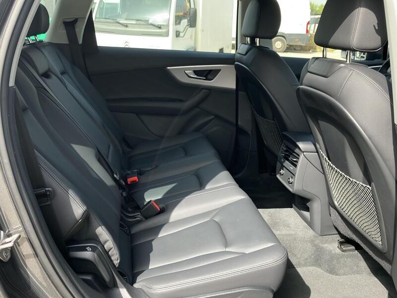 Audi Q7 • 2024 • 12,743 km 26