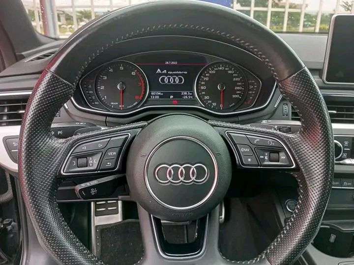Audi A4 • 2019 • 50,000 km 3