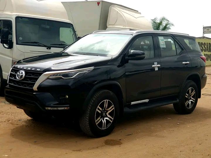 Toyota Fortuner • 2022 • 0 km 1