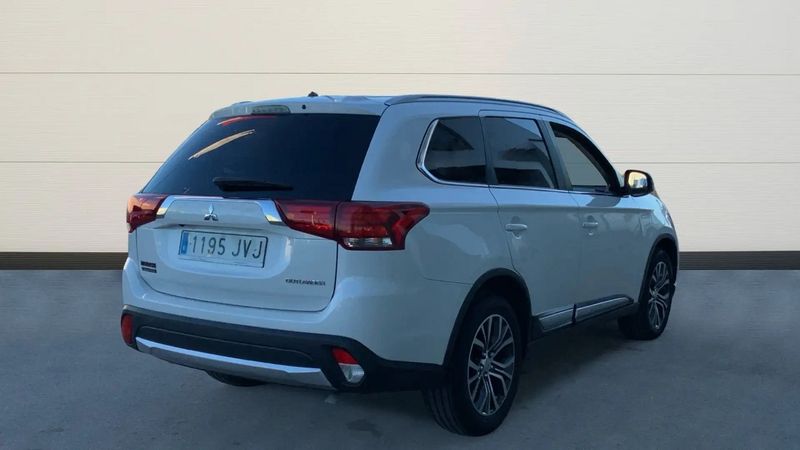 Mitsubishi Outlander • 2016 • 101,700 km 6