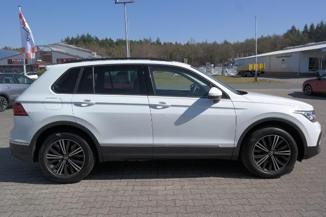 Volkswagen Tiguan • 2023 • 89,260 km 4