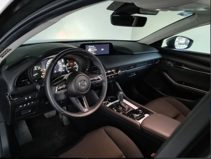 Mazda 3 • 2021 • 77,000 km 5