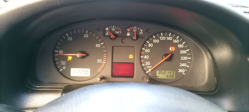 Volkswagen Passat • 2000 • 352,143 km 4