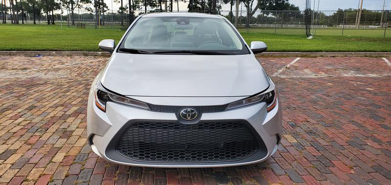 Toyota Corolla sedan • 2020 • 27,759 km 9