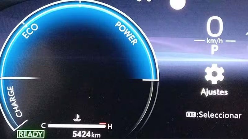 Toyota Corolla Combi • 2024 • 5,424 km 5