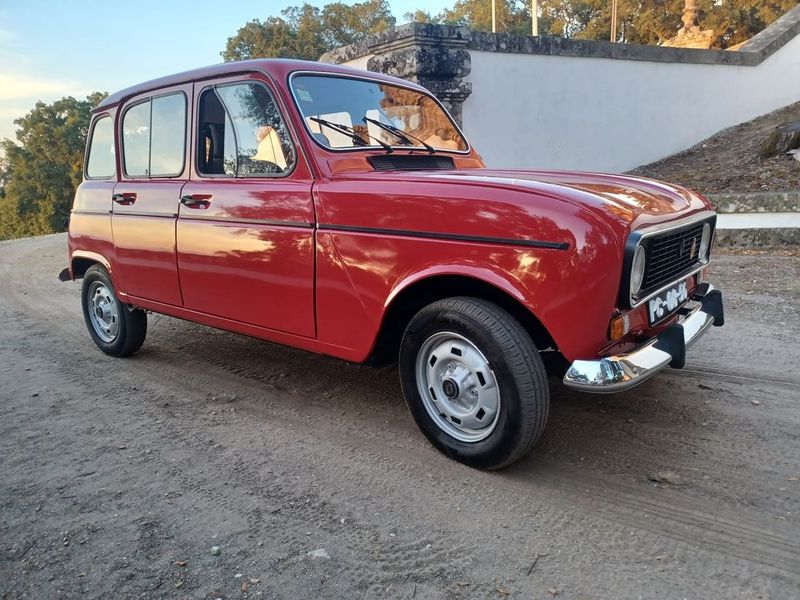 Renault 10 • 1988 • 213,000 km 2