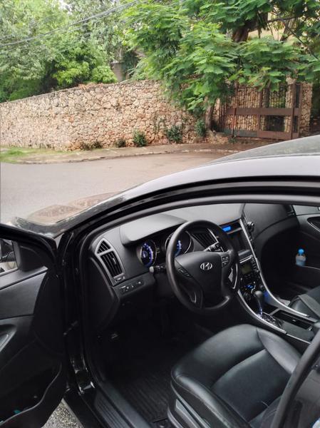 Hyundai Sonata • 2011 • 118,000 km 5