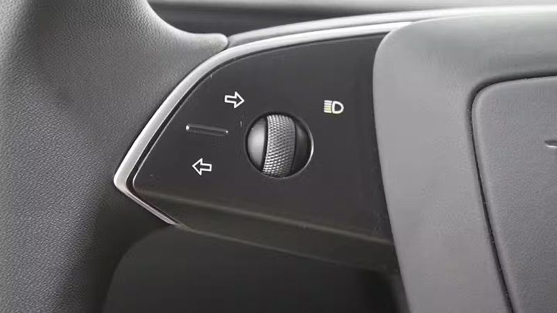 Tesla Model 3 • 2024 • 2,750 km 14