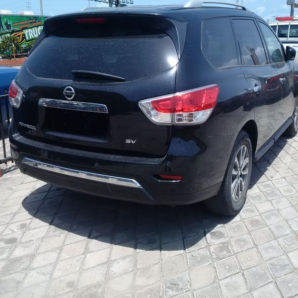 Nissan Pathfinder • 2015 • 34 km 3