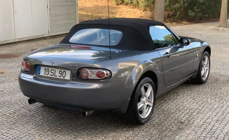 Mazda MX-5 • 2006 • 189,999 km 2