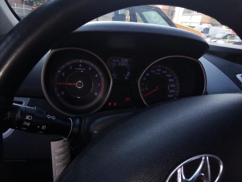 Hyundai Elantra • 2013 • 55,000 km 5