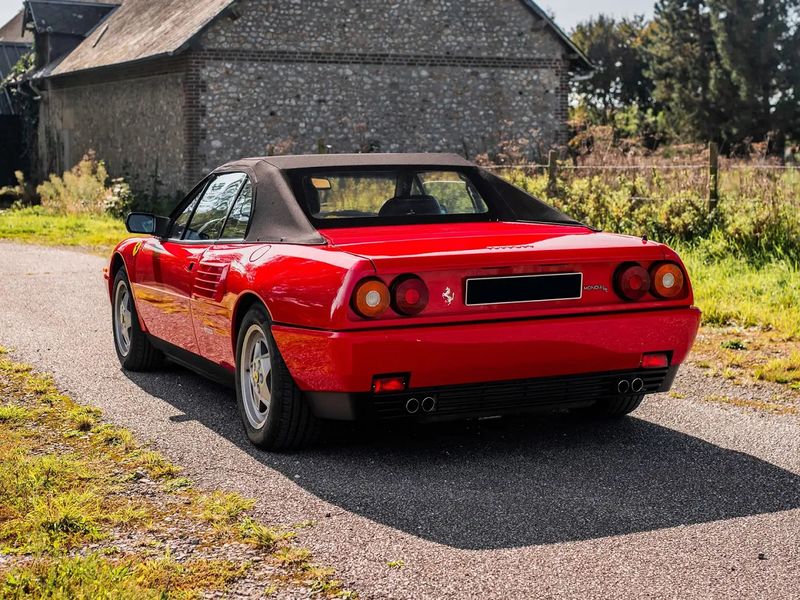 Ferrari FF • 1992 • 31,700 km 3