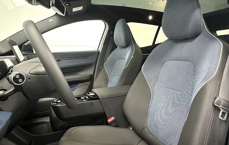 Volvo XC • 2024 • 21,000 km 11