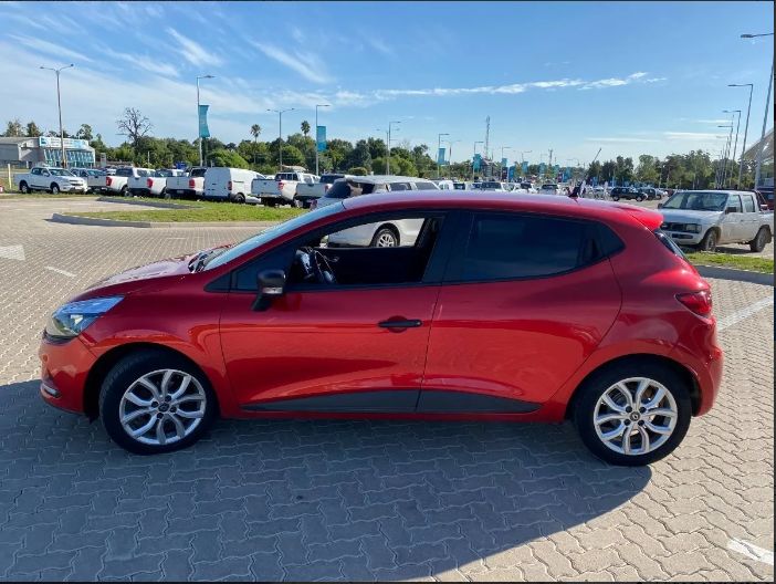 Renault Clio • 2020 • 50,000 km 2