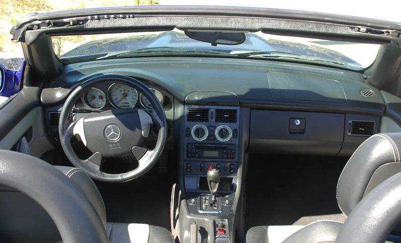 Mercedes-Benz SLK • 1999 • 65,000 km 2