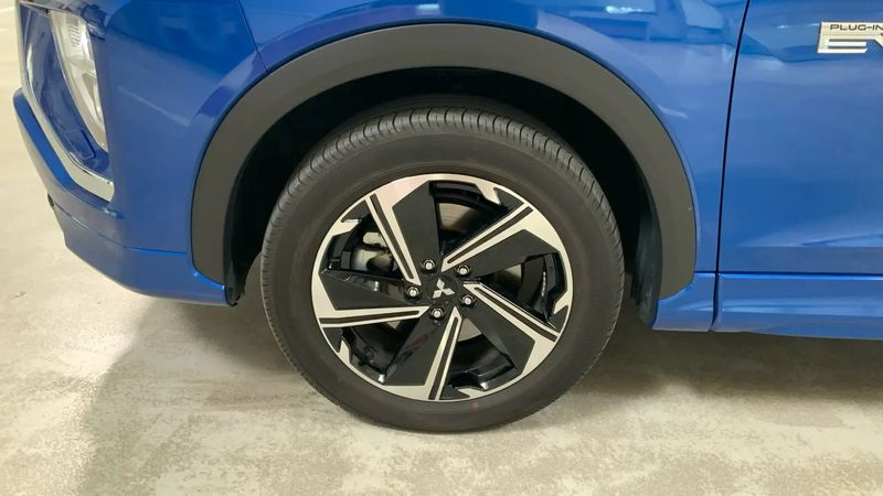 Mitsubishi Eclipse Cross • 2023 • 27,704 km 4