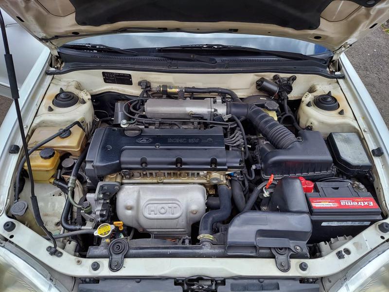 Hyundai Elantra • 2000 • 156,000 km 4