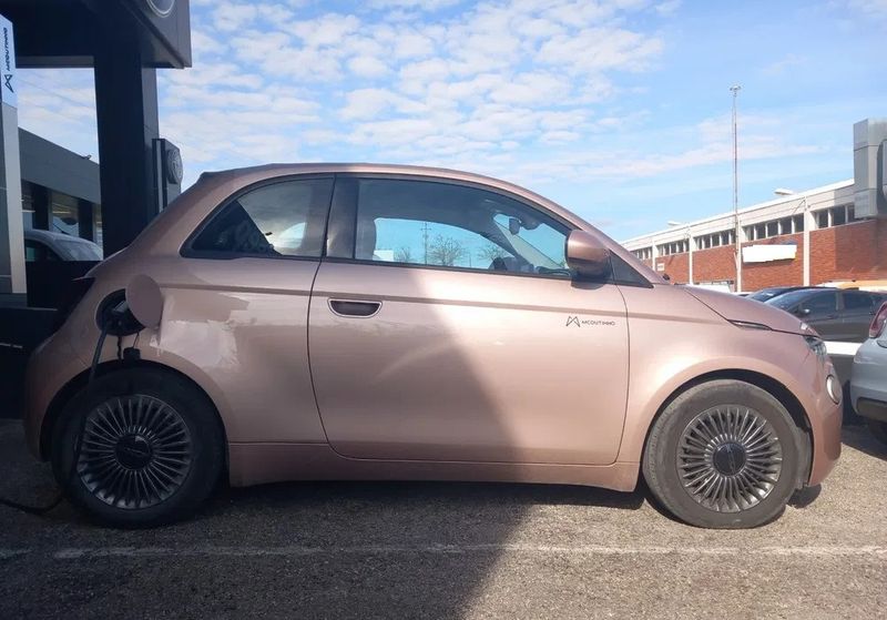 Fiat 500e • 2022 • 30,000 km 5
