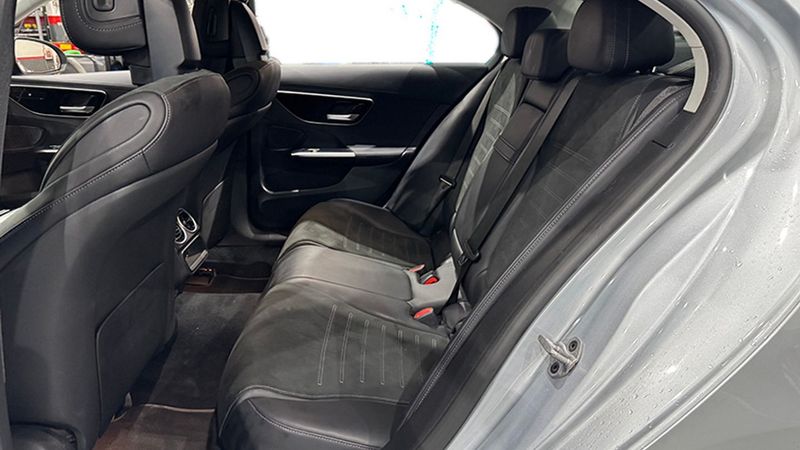 Mercedes-Benz C-Class • 2022 • 88,431 km 9