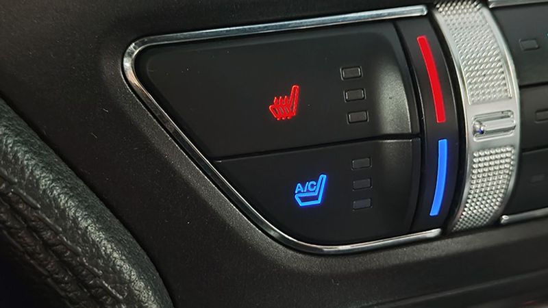 Ford Mustang • 2015 • 76,590 km 12