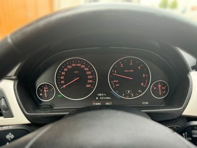 BMW 3 Series • 2017 • 174,000 km 12