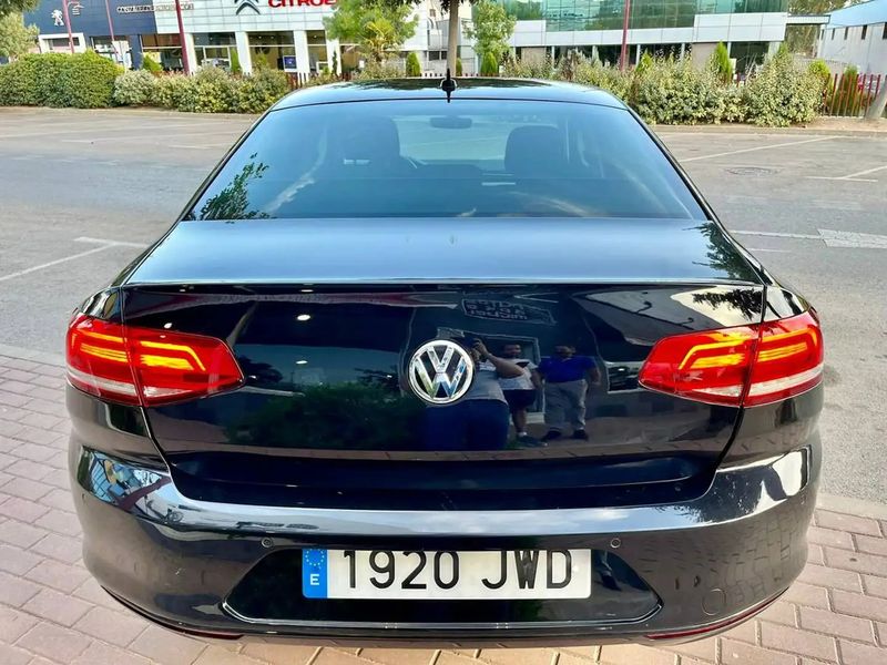 Volkswagen Passat • 2017 • 141,000 km 2