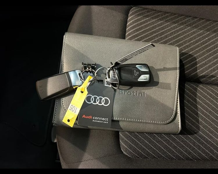 Audi Q5 • 2022 • 32,713 km 10