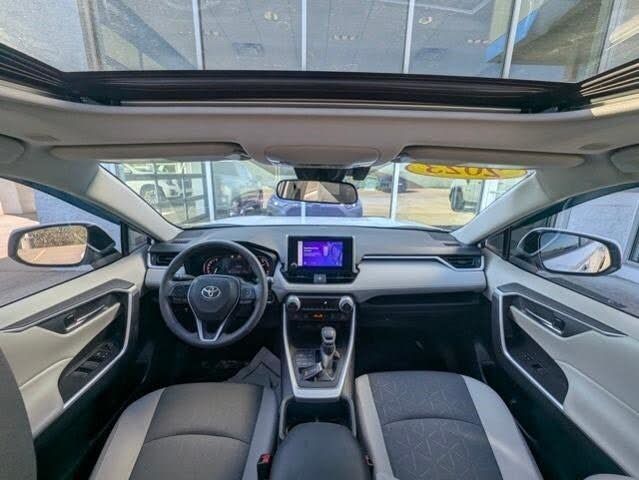 Toyota RAV4 • 2023 • 50,911 km 3