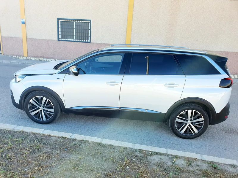 Peugeot 5008 • 2017 • 64,000 km 3