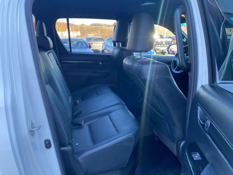 Toyota Hilux • 2020 • 64,301 km 3