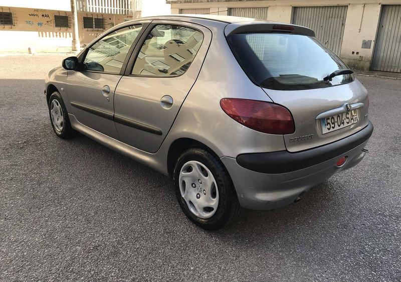 Peugeot 206 • 2001 • 190,000 km 2