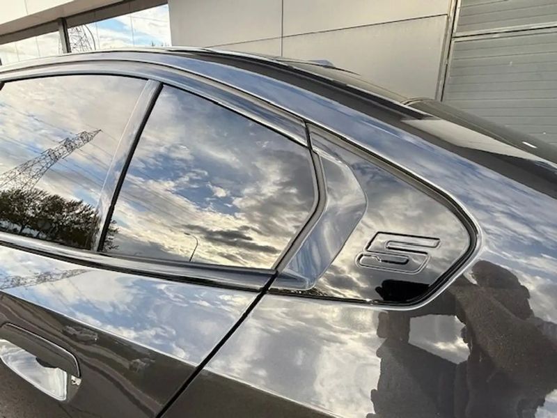 BMW 5 Series • 2024 • 11,000 km 12