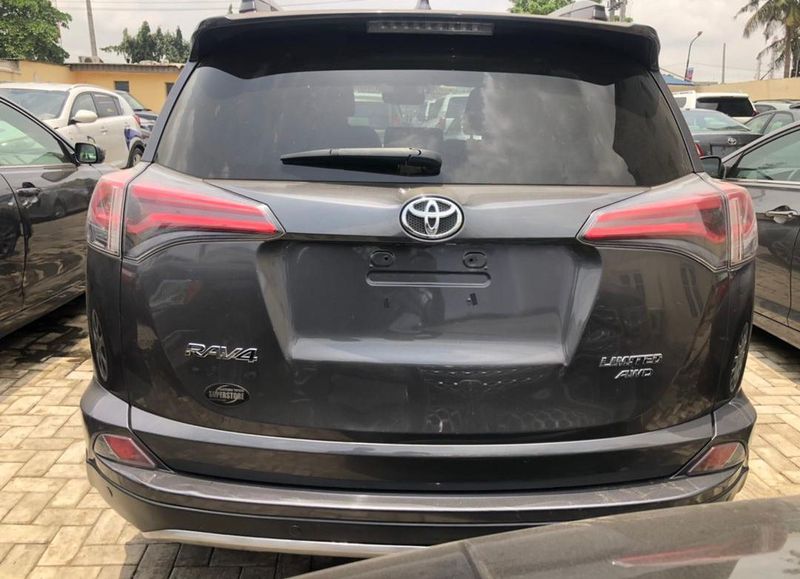 Toyota RAV4 • 2018 • 50,000 km 4